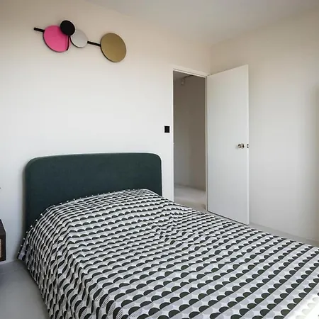 Elegant Apt In The Historical Center Of Avignon